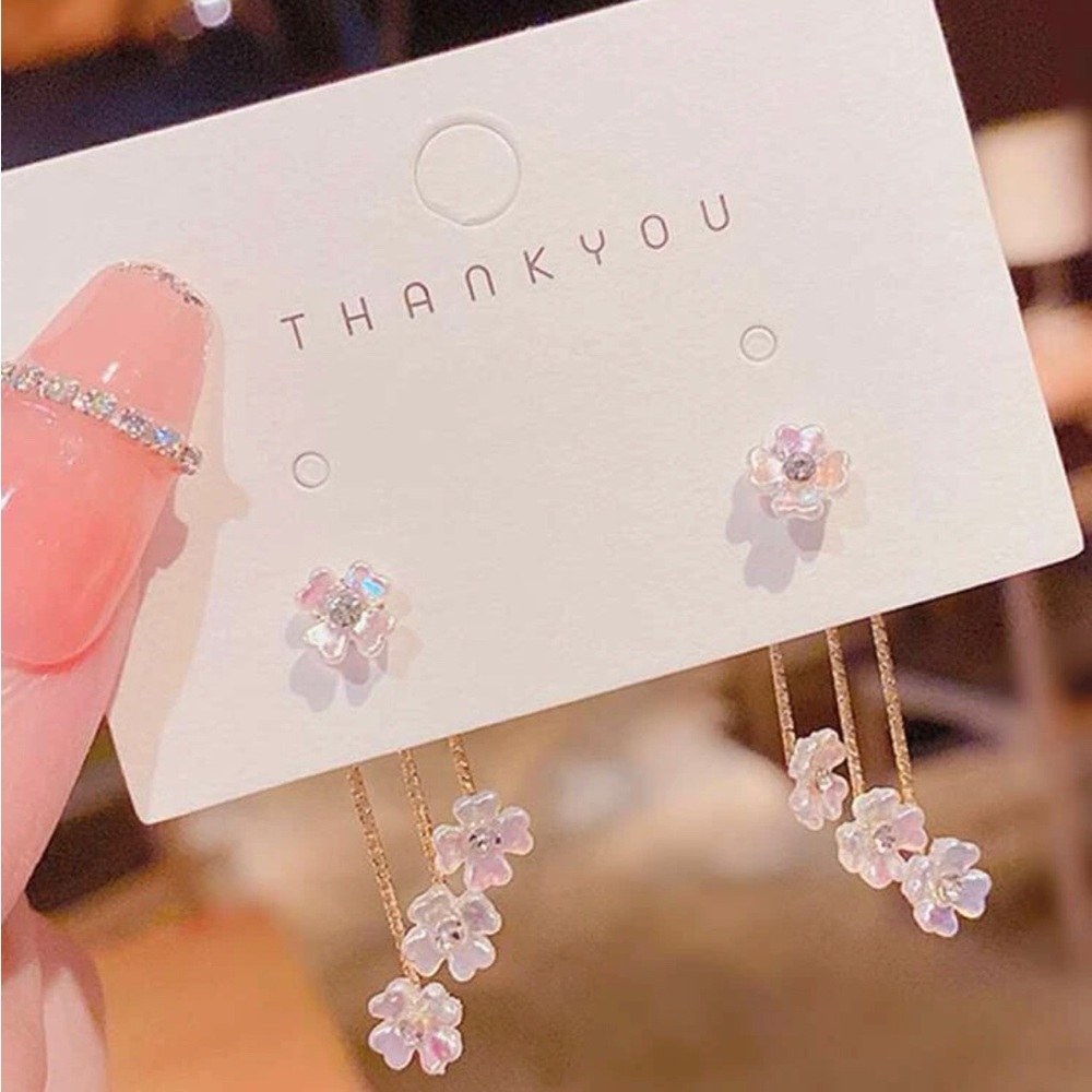 Adorable flower earrings
